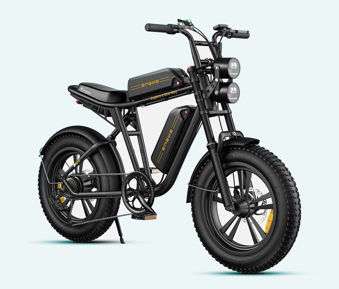 e-fatbike-kopen-engwe-voorkant-schuin-zwart-dubbel